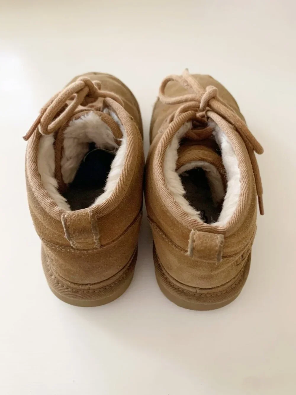 UGG Neumel II Sheepskin Chukka Boots • Kids 3